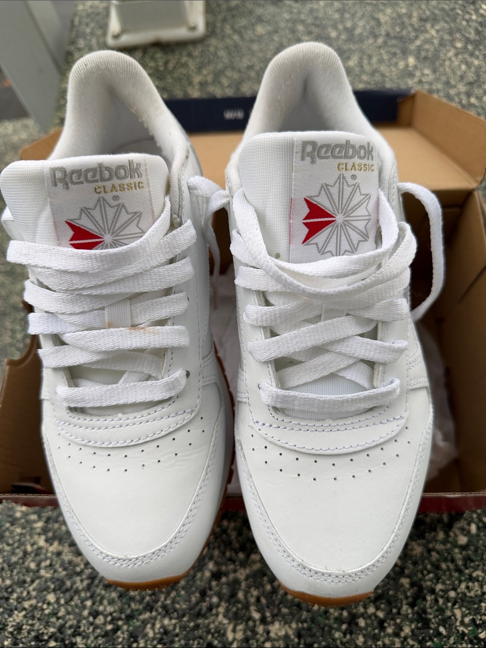 Reebok Classic White Sneakers with Red Logo Accent :USA 6 Made in Vietnam